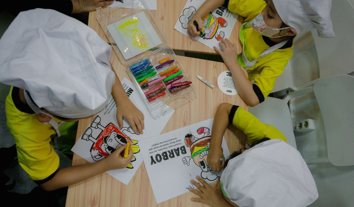 Cara Melatih Motorik Anak Lewat Kegiatan Bangor Fun Cooking Class!